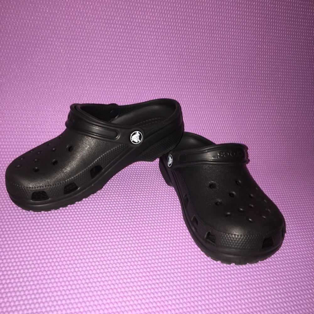 Women’s classic black crocs